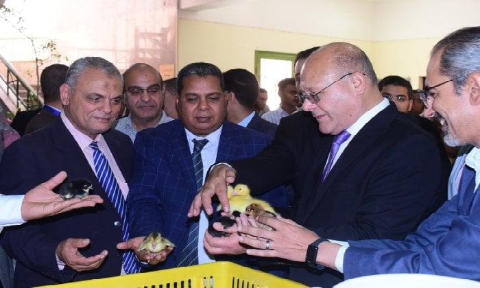 رئيس جامعة سوهاج يفتتح فعاليات ملتقى التوظيف الثاني عشر لكلية الزراعة بمشاركة 25 شركة ومؤسسة متعددة المجالات رئيس جامعة سوهاج يفتتح فعاليات ملتقى التوظيف الثاني عشر لكلية الزراعة بمشاركة 25 شركة ومؤسسة متعددة المجالات
