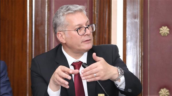 وزير البترول والثروة المعدنية يلتقي أعضاء لجنتى الطاقة والبيئة والصناعة بمجلس النواب وزير البترول والثروة المعدنية يلتقي أعضاء لجنتى الطاقة والبيئة والصناعة بمجلس النواب