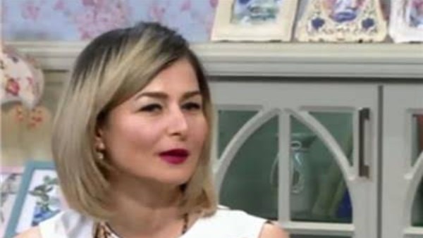 كيف تتعامل الأم مع الأبناء في حالة غياب الأب ؟.. فيديو كيف تتعامل الأم مع الأبناء في حالة غياب الأب ؟.. فيديو