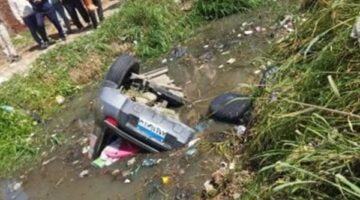 مصرع أم وابنتها غرقا إثر انقلاب سيارة ملاكي بمياه مصرف أرض الحوفى بدمنهور