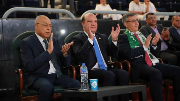 إيهاب أمين: تتويج مصر بخمس ميداليات في كأس العالم دليل أن الجمباز المصري على الطريق الصحيح إيهاب أمين: تتويج مصر بخمس ميداليات في كأس العالم دليل أن الجمباز المصري على الطريق الصحيح