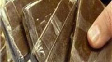 قبل ترويجه على عملائه.. ضبط تاجر مخدرات بحوزته 50 فرش حشيش بمركز الوقف في قنا