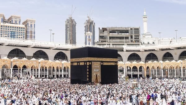 عقوبات مخالفة أنظمة الحج.. 100 ألف ريال غرامة وعدم دخول المملكة لـ10 سنوات عقوبات مخالفة أنظمة الحج.. 100 ألف ريال غرامة وعدم دخول المملكة لـ10 سنوات