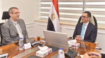 وزير الاستثمار: مصر تعمل على بناء استراتيجية واضحة لصناعة الغزل والنسيج