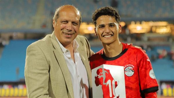 علاء نبيل يطمئن على منتخب الشباب ويشيد بضربة البداية فى أمم أفريقيا علاء نبيل يطمئن على منتخب الشباب ويشيد بضربة البداية فى أمم أفريقيا