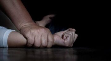 حملت سفاحًا من عمها.. تفاصيل اتهام شخص لشقيقه بالتعدي على ابنته طالبة الإعدادية بالفيوم| بث مباشر