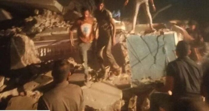 عاجل.. الحماية المدنية تنجح في استخراج 7 أشخاص من تحت انقاض عقار أسيوط المنهار عاجل.. الحماية المدنية تنجح في استخراج 7 أشخاص من تحت انقاض عقار أسيوط المنهار