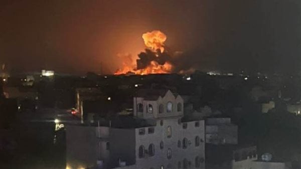 وسائل إعلام يمنية: تجدد الغارات الأمريكية على العاصمة صنعاء وسائل إعلام يمنية: تجدد الغارات الأمريكية على العاصمة صنعاء