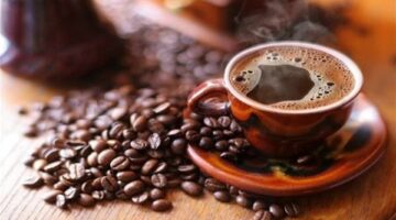 أبرزها القهوة.. 5 عناصر غذائية عليك تجنبها قبل النوم لتحسين جودة نومك