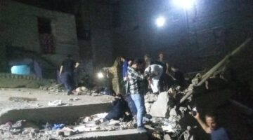 انتشال جثمان الصغيرة المفقودة أسفل أنقاض عقار أسيوط المنهار