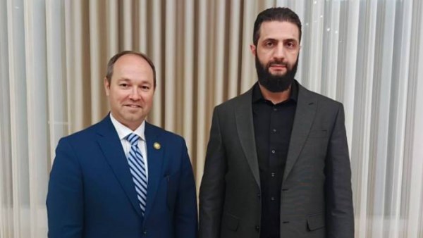 مفاجآت من دمشق.. ستاتزمان يكشف أسرار لقاءه مع الشرع وفرص التحول في سوريا مفاجآت من دمشق.. ستاتزمان يكشف أسرار لقاءه مع الشرع وفرص التحول في سوريا
