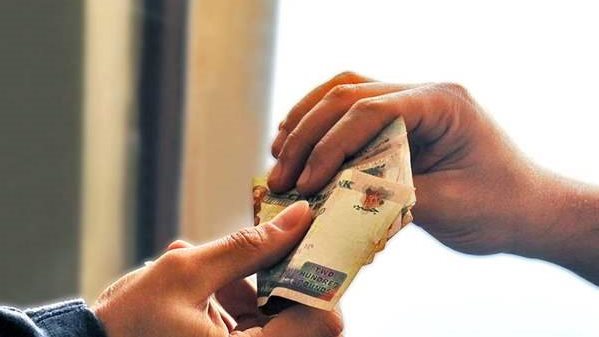 فضل الصدقة على المسلم.. تبارك المال وتطهر القلب فضل الصدقة على المسلم.. تبارك المال وتطهر القلب