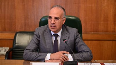 وزير الري: أهمية تشجيع البحث العلمى لإيجاد حلول مبتكرة لمواجهة التحديات المتنامية في إدارة الموارد المائية وزير الري: أهمية تشجيع البحث العلمى لإيجاد حلول مبتكرة لمواجهة التحديات المتنامية في إدارة الموارد المائية