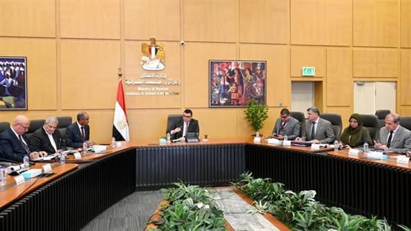 وزير الإسكان يتابع موقف تنفيذ مشروعات المبادرة الرئاسية “حياة كريمة” بمحافظتي أسوان وبني سويف وزير الإسكان يتابع موقف تنفيذ مشروعات المبادرة الرئاسية “حياة كريمة” بمحافظتي أسوان وبني سويف