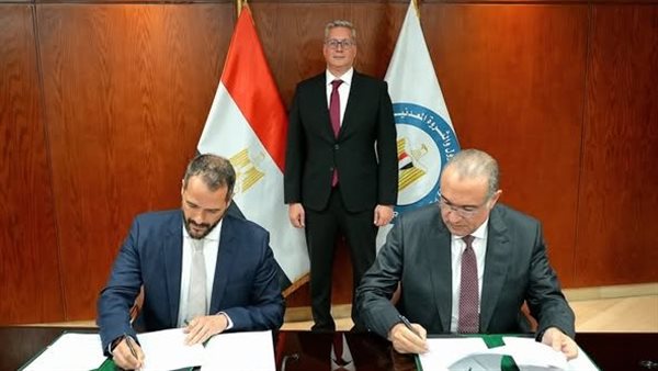 توقيع مذكرة تفاهم بين «إيجاس» و«إكسون موبيل» لتطبيق نظام اتفاقيات إنتاج جديد توقيع مذكرة تفاهم بين «إيجاس» و«إكسون موبيل» لتطبيق نظام اتفاقيات إنتاج جديد