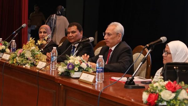 بالتفاصيل.. رئس جامعة المنيا يترأس اجتماع جمعية أعضاء صندوق التأمين بالتفاصيل.. رئس جامعة المنيا يترأس اجتماع جمعية أعضاء صندوق التأمين
