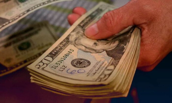 بكامِ الأخضر النهاردة؟.. سعر الدولار الآن مقابل الجنيه المصري بكامِ الأخضر النهاردة؟.. سعر الدولار الآن مقابل الجنيه المصري