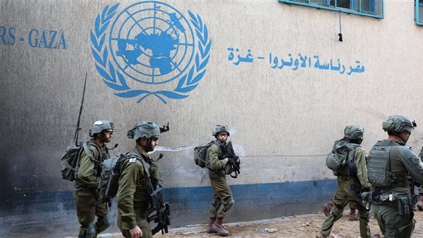 الأونروا: إسرائيل اعتقلت أكثر من 50 موظفا بالوكالة.. واستخدمتهم دروعا بشرية الأونروا: إسرائيل اعتقلت أكثر من 50 موظفا بالوكالة.. واستخدمتهم دروعا بشرية
