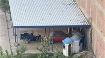 والدة الطفل ضحية هتك عرضه داخل مدرسة دمنهور: المربية شافته وتسترت عليه مقابل الفلوس