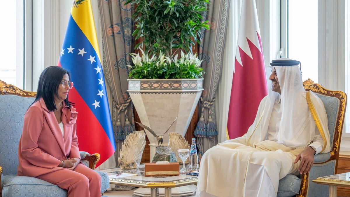 سمو الأمير يستقبل النائب التنفيذي لرئيس فنزويلا سمو الأمير يستقبل النائب التنفيذي لرئيس فنزويلا