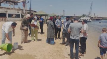 محافظ الإسماعيلية يتابع جهود إدارة البيئة في متابعة كافة المنشآت المقامة على بحيرة التمساح لتقليل مصادر التلوث البيئي