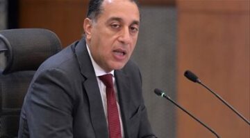رئيس الوزراء يعلن عن إنشاء شركتين متخصصتين في إنتاج ألياف البوليستر