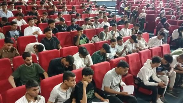 «التعليم» تطلق مبادرة «إحنا معاكم» لدعم طلاب الثانوية العامة «التعليم» تطلق مبادرة «إحنا معاكم» لدعم طلاب الثانوية العامة