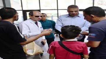 «من أجل تخفيف الآلام».. محافظ أسوان يتفقد مستشفى الباطنة ويستمع عن قرب لمعاناة المرضى