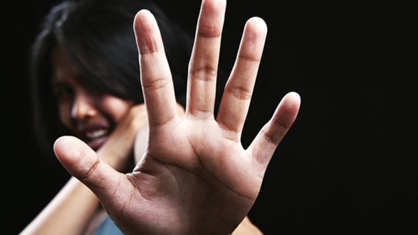 تجديد حبس مدرب كونغ فو لتعديه على تلميذته وهتك عرضها بمنطقة حدائق الأهرام تجديد حبس مدرب كونغ فو لتعديه على تلميذته وهتك عرضها بمنطقة حدائق الأهرام