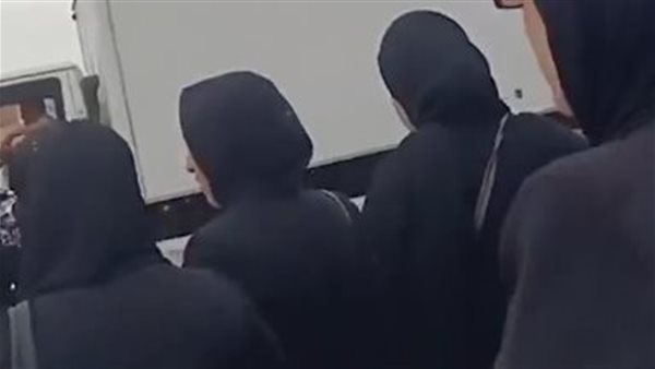 تشييع جنازة أم وابنتها ضحايا حادث انقلاب سيارة في مصرف بدمنهور| بث مباشر