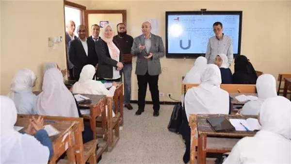 لخروج الطلاب قبل انتهاء اليوم الدراسي.. محافظ بني سويف يحيل قيادات تعليمية للتحقيق| بث مباشر لخروج الطلاب قبل انتهاء اليوم الدراسي.. محافظ بني سويف يحيل قيادات تعليمية للتحقيق| بث مباشر