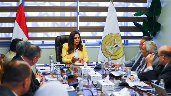 وزيرة التنمية المحلية تتابع مع القيادات الموقف التنفيذي لمشروعات الخطة الاستثمارية للوزارة والمحافظات وزيرة التنمية المحلية تتابع مع القيادات الموقف التنفيذي لمشروعات الخطة الاستثمارية للوزارة والمحافظات
