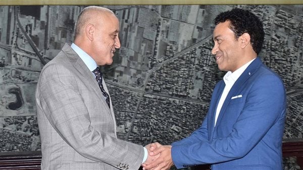محافظ الأقصر للفنان سامح حسين: الفن الهادف شريك أساسي في نهضة المجتمع محافظ الأقصر للفنان سامح حسين: الفن الهادف شريك أساسي في نهضة المجتمع
