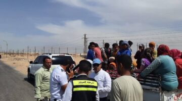 نائب محافظ المنيا يضبط سيارة تقل 35 طفلًا للعمل بالمزارع ويُحيل الواقعة للنيابة