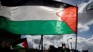 إنترسبت: مشروع قانون يقمع الدروس عن فلسطين بولاية كاليفورنيا