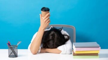 بين اليقظة والمخاطر.. هل الإفراط في الكافيين يؤثر على صحتك؟
