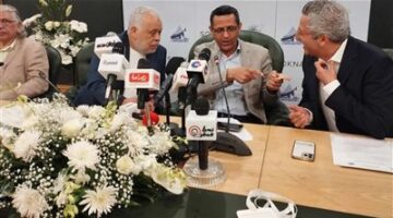 أشرف زكي يهاجم التصوير العشوائي في الجنازات: من يصورون ليسوا صحفيين
