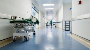 الصحة توجه برفع درجة الاستعداد في المستشفيات ووقف الإجازات مؤقتًا بسبب العاصفة الترابية| خاص
