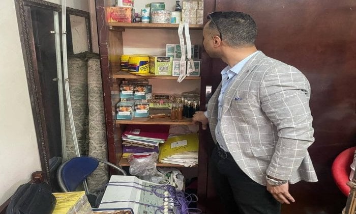 ضبط منتحل صفة طبيب سمنة ونحافة بحوزته أدوية منتهية الصلاحية ومجهولة المصدر ببورسعيد ضبط منتحل صفة طبيب سمنة ونحافة بحوزته أدوية منتهية الصلاحية ومجهولة المصدر ببورسعيد