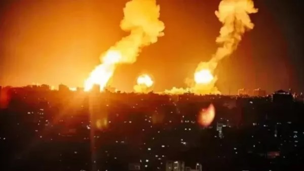 إعلام حوثي: 4 غارات أمريكية تستهدف مديرية سحار في محافظة صعدة إعلام حوثي: 4 غارات أمريكية تستهدف مديرية سحار في محافظة صعدة