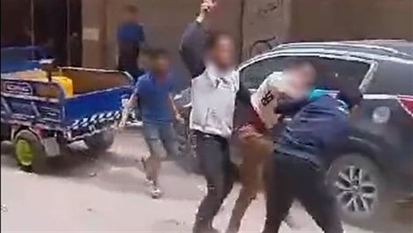 مشاجرة بالأسلحة البيضاء ترشد عن مصنع زيوت غير صالحة للاستخدام الآدمي مشاجرة بالأسلحة البيضاء ترشد عن مصنع زيوت غير صالحة للاستخدام الآدمي