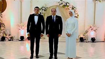 محافظ الغربية يهنئ ابنة الشهيد العميد مالك مهران بزفافها ويشيد بوفاء الرئيس بوعده محافظ الغربية يهنئ ابنة الشهيد العميد مالك مهران بزفافها ويشيد بوفاء الرئيس بوعده