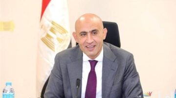 مدير إدارة مصر القديمة التعليمية يخالف قرار وزير التعليم ويقرر الإجازة للطلاب فقط