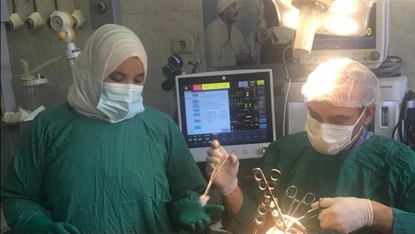 بيان الصحة عن إنقاذ سيدة وجنينها يثير غضب التمريض بسبب إغفال أسمائهم.. والوزارة تتراجع تحت ضغط التعليقات بيان الصحة عن إنقاذ سيدة وجنينها يثير غضب التمريض بسبب إغفال أسمائهم.. والوزارة تتراجع تحت ضغط التعليقات
