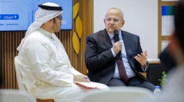 د. الخشت يناقش إشكالية الصراع بين عقل التقليد وعقل التجديد في معرض أبوظبي الدولي للكتاب 2025