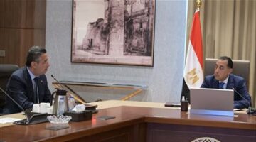 رئيس الوزراء: الحكومة تبذل جهودا كبيرة لتوفير مخزون مطمئن من مختلف السلع تنفيذا لتوجيهات الرئيس السيسي