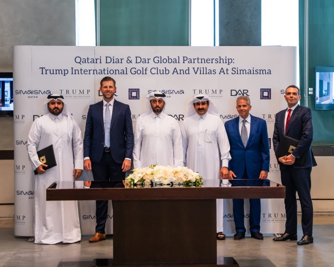الديار القطرية: مشروع ترامب للجولف والفلل سيجلب استثمارات بـ 2 مليار دولار إلى قطر الديار القطرية: مشروع ترامب للجولف والفلل سيجلب استثمارات بـ 2 مليار دولار إلى قطر