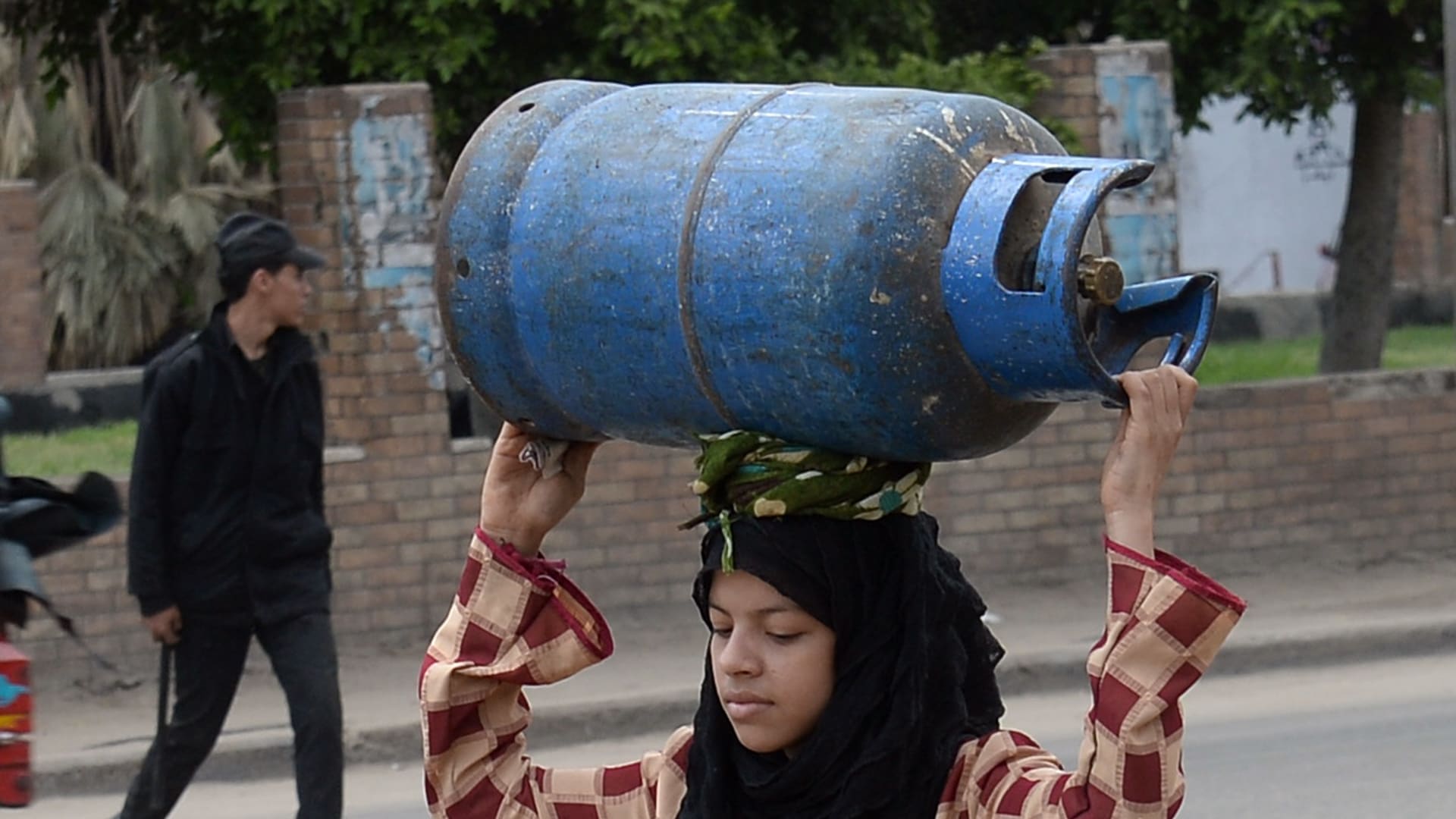 زيادة سعر أسطوانة البوتجاز التجاري 100 جنيه و50 جنيها لأسطوانة المنزل