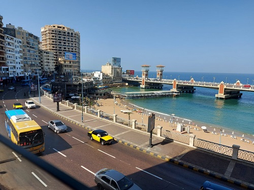 الإسكندرية تشهد طقسا ربيعيا مشمسا ورياحا باردة بعد تساقط الأمطار الإسكندرية تشهد طقسا ربيعيا مشمسا ورياحا باردة بعد تساقط الأمطار