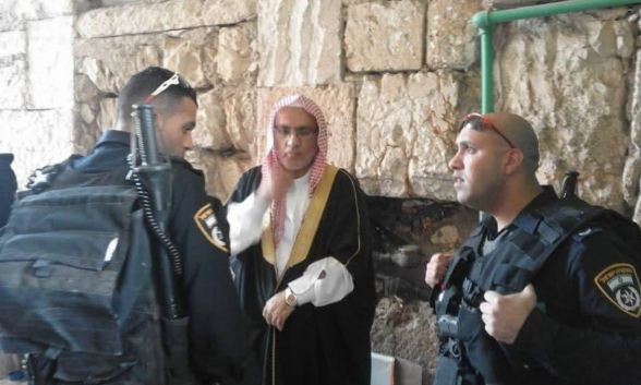 إبعاد إمام وخطيب الأقصى عن المسجد فور الانتهاء في خطبته